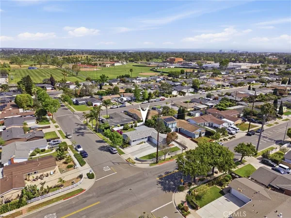$1,299,000 | 956 West Wilson Street, Costa Mesa, CA 92627