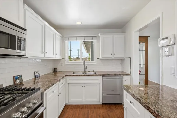 $1,299,000 | 956 West Wilson Street, Costa Mesa, CA 92627