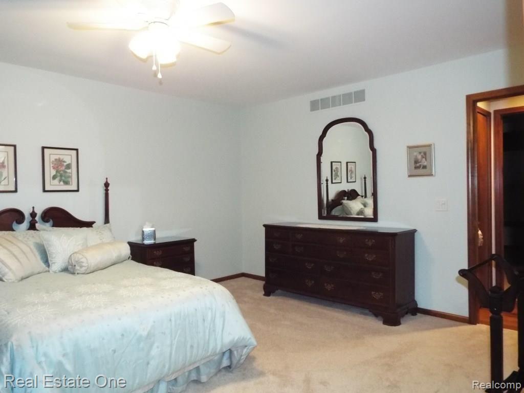 23089 Farmington Road Farmington, MI 48336 - Photo 25 of 38 master 4.JPG