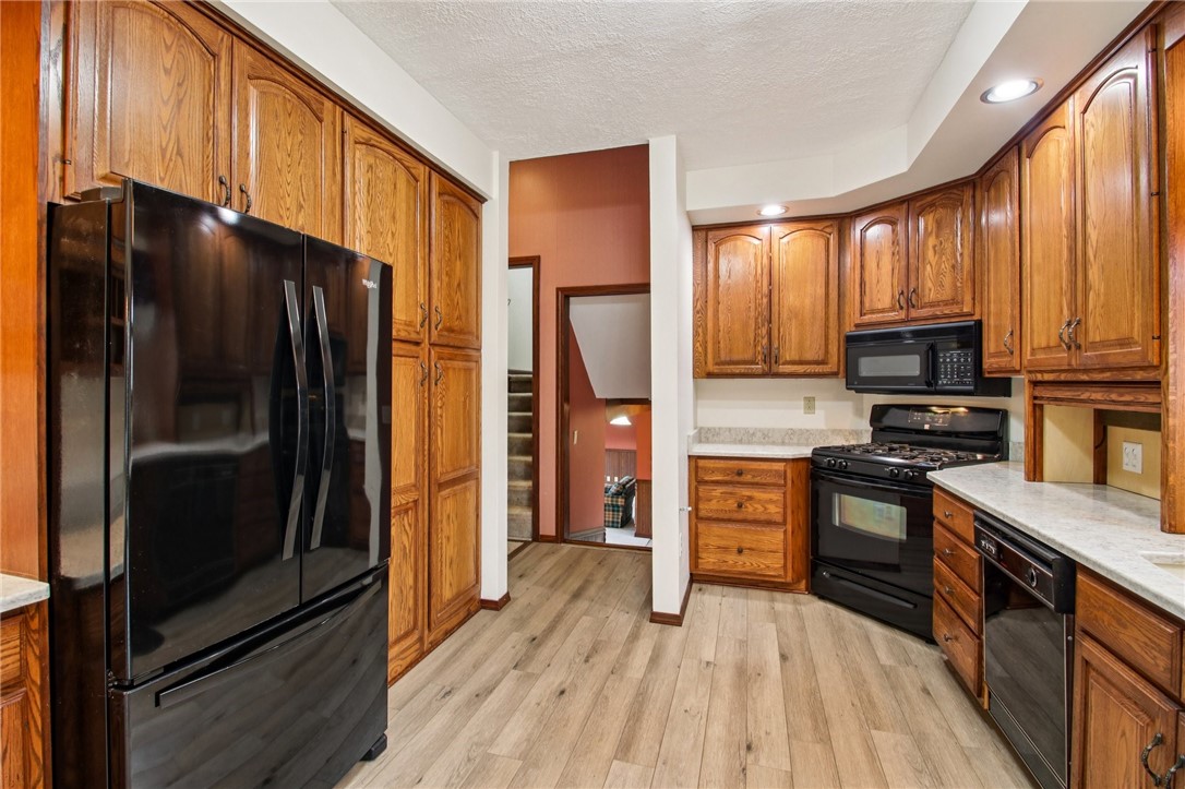 4820 Fox Road Farmington, NY 14522 - Photo 2 of 26 Kitchen