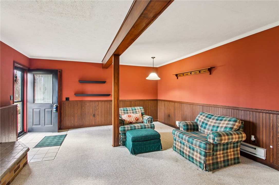 4820 Fox Road Farmington, NY 14522 - Photo 5 of 26 Family Room