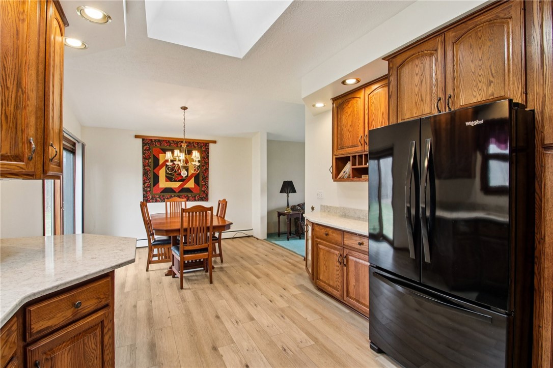4820 Fox Road Farmington, NY 14522 - Photo 9 of 26 Kitchen / Dining Room