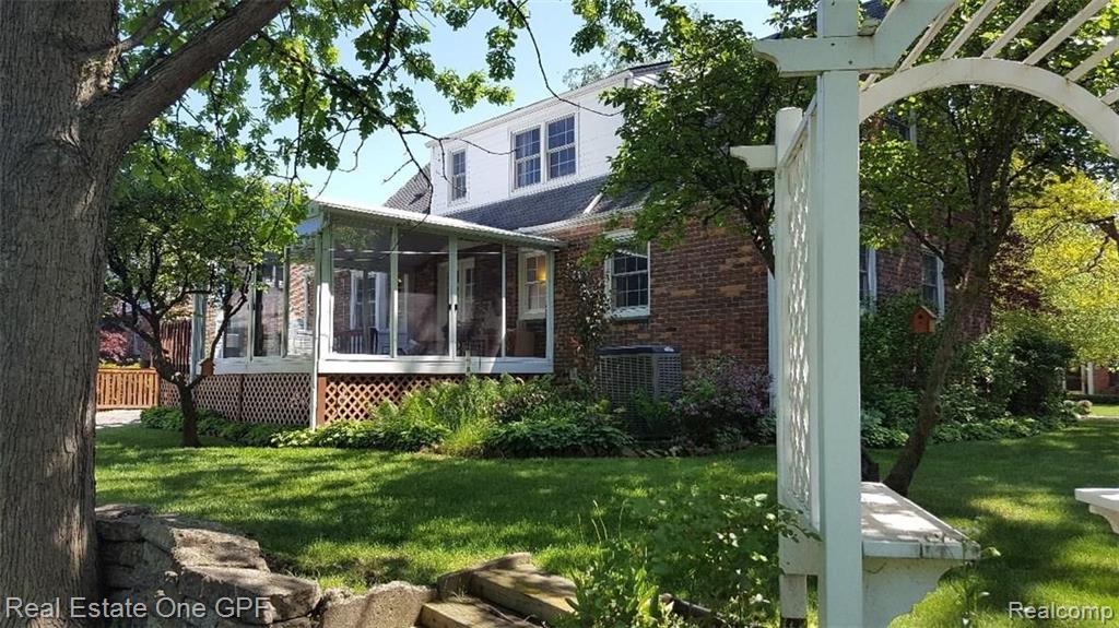 740 Hawthorne Road Grosse Pointe Woods, MI 48236 - Photo 39 of 47