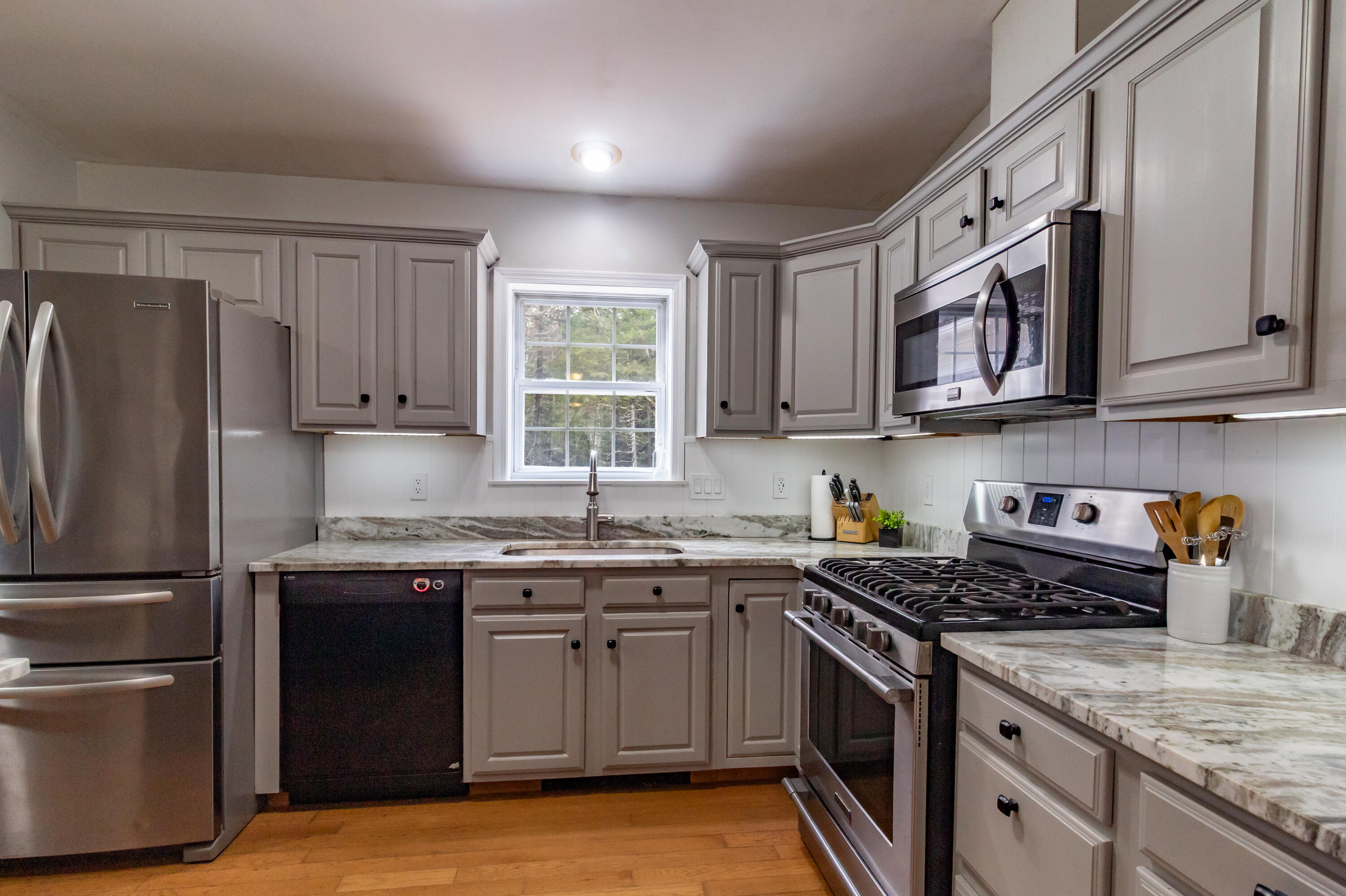 392 Bay Road Brooklin, ME 04616 - Photo 21 of 48 Kitchen