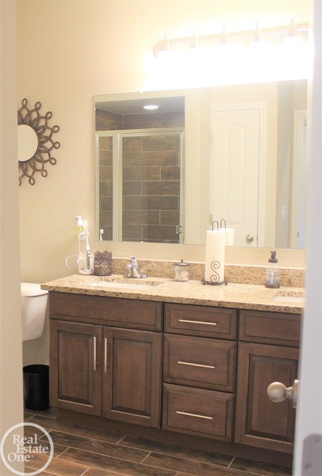 5121 Hawkseye Trace Warren, MI 48092 - Photo 16 of 34