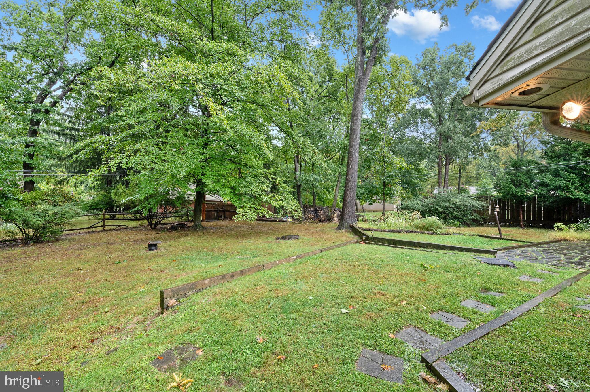 456 Woodhill Road Wayne, PA 19087 - Photo 4 of 25