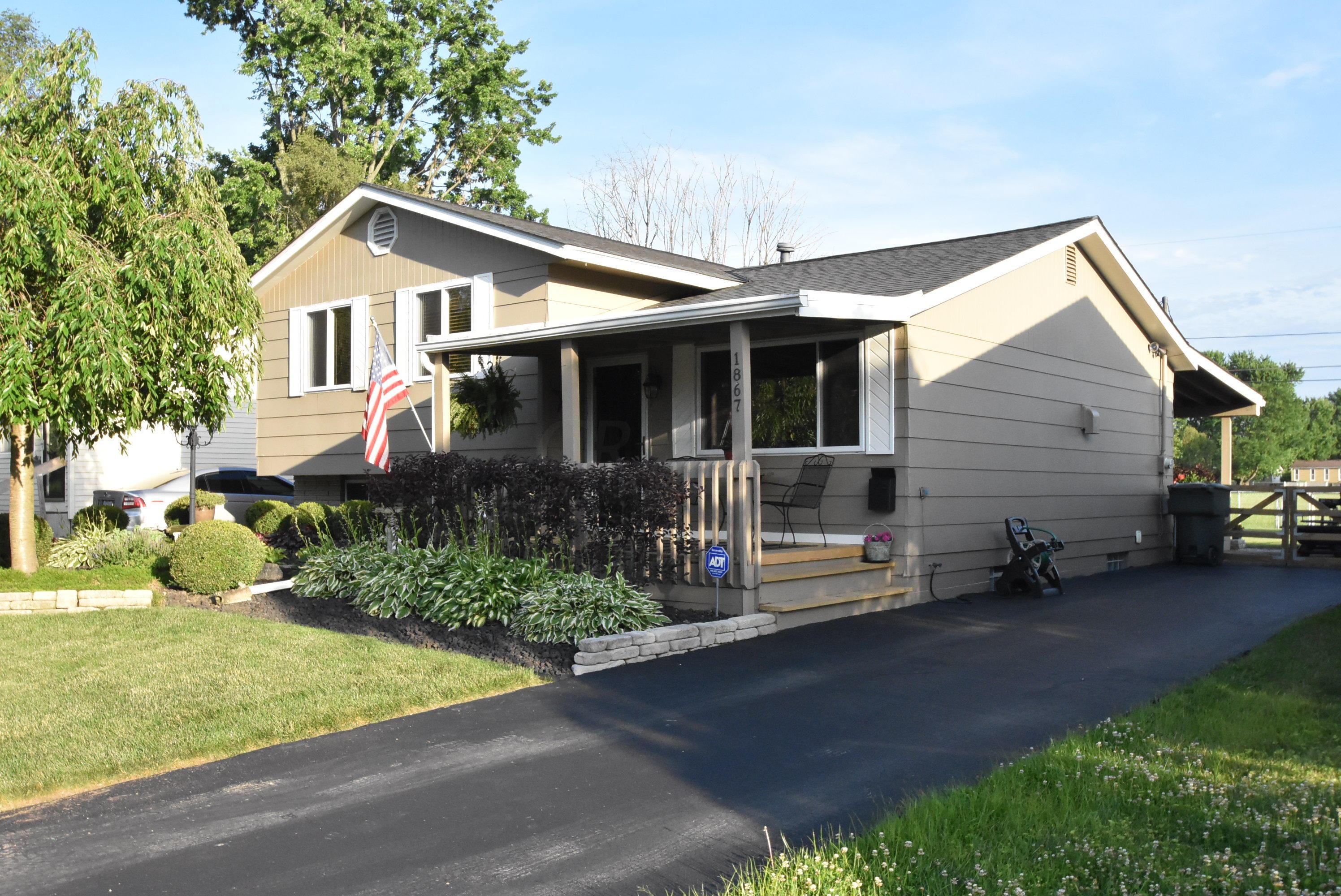 1867 Brookfield Road Columbus, OH 43229 - Photo 1 of 43 Gallery Image 1