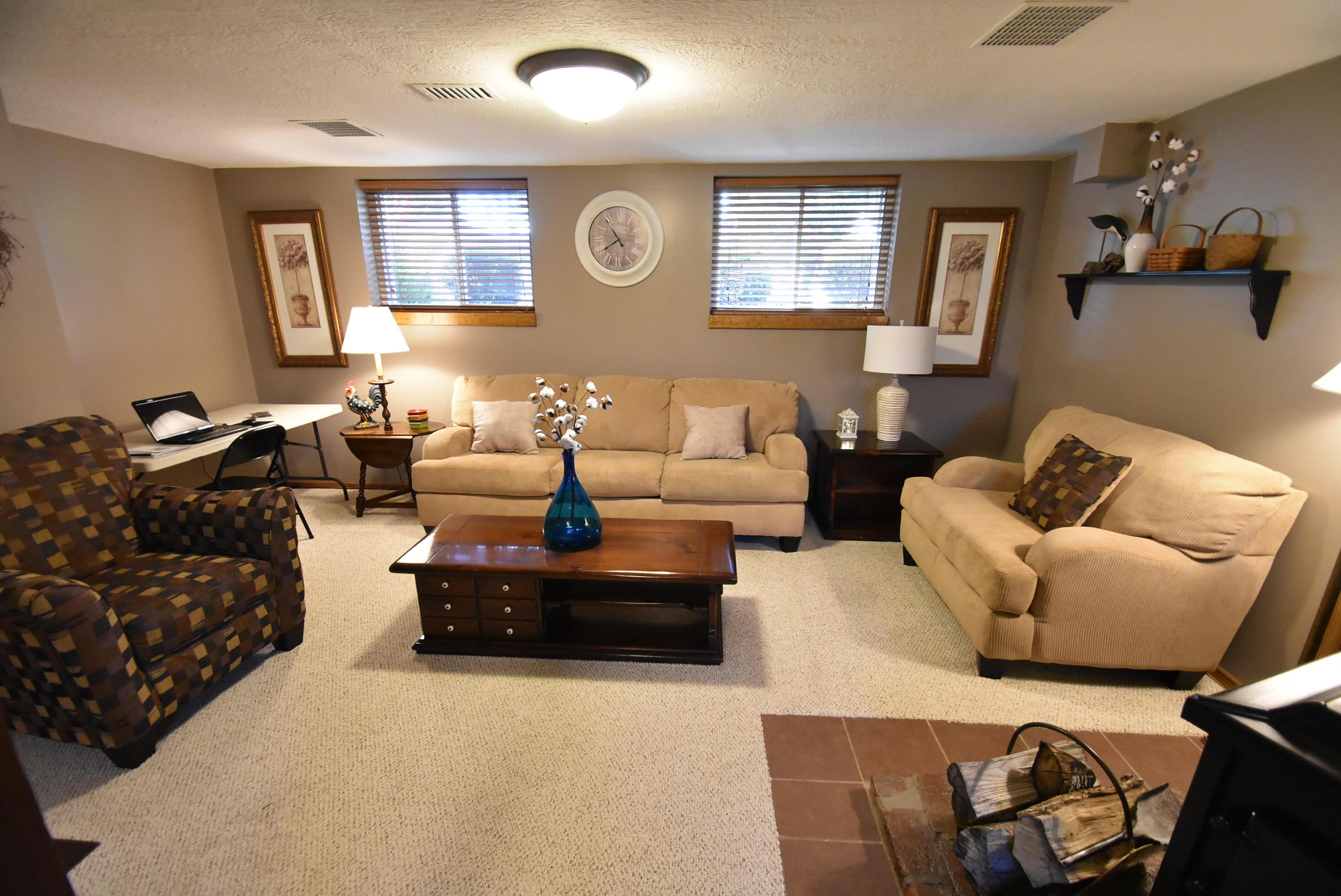 1867 Brookfield Road Columbus, OH 43229 - Photo 18 of 43 Gallery Image 18