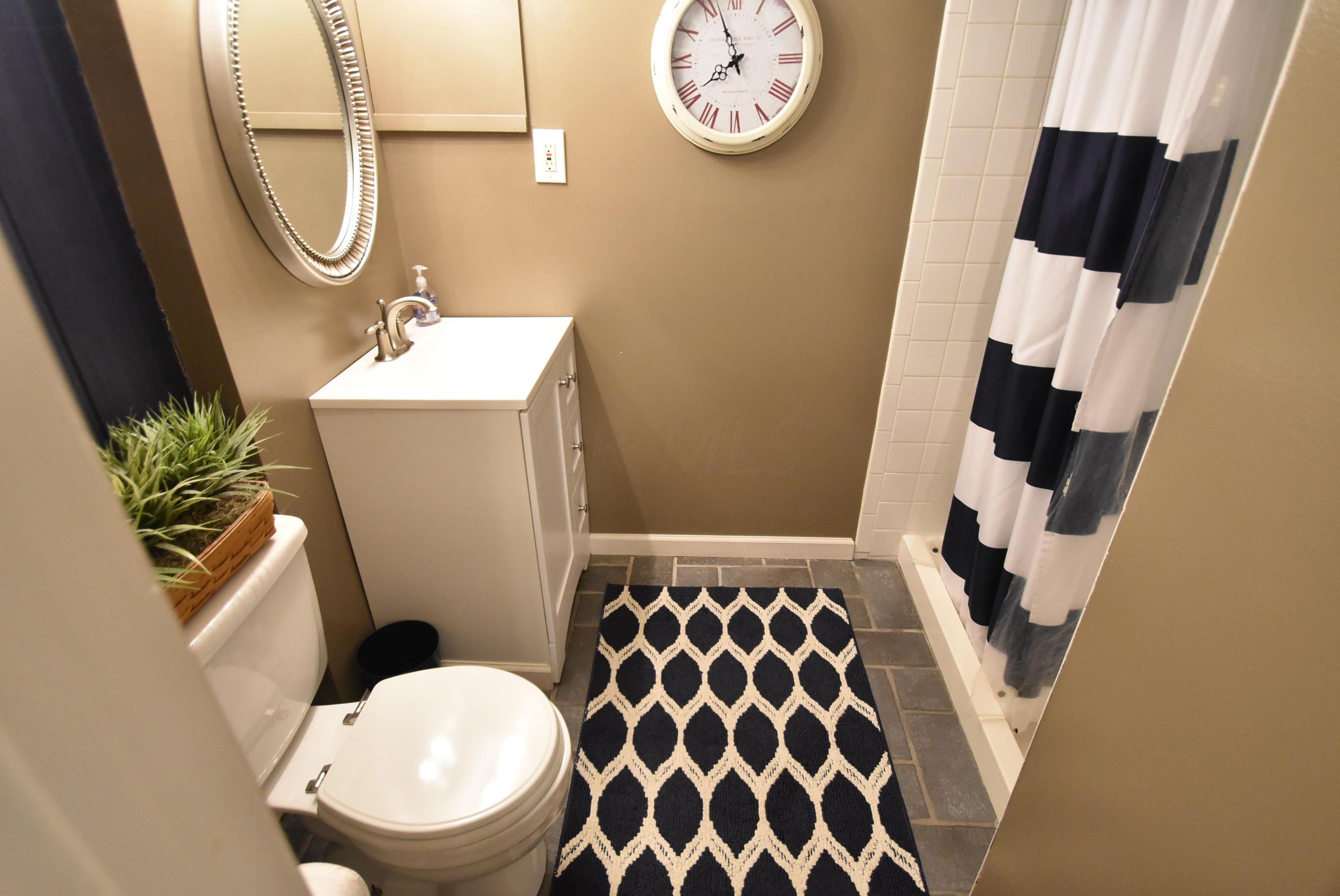 1867 Brookfield Road Columbus, OH 43229 - Photo 26 of 43 Gallery Image 26