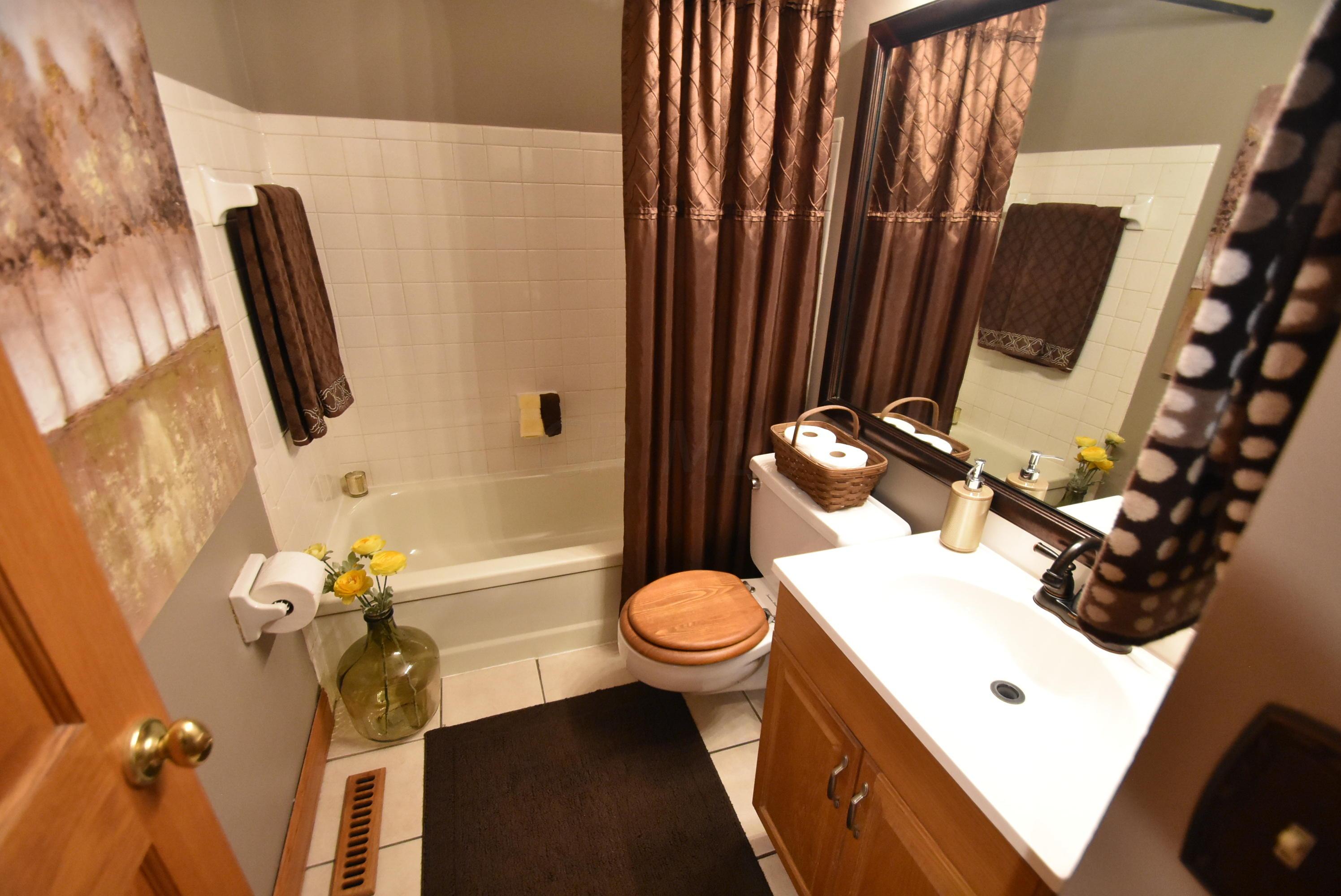 1867 Brookfield Road Columbus, OH 43229 - Photo 28 of 43 Gallery Image 28
