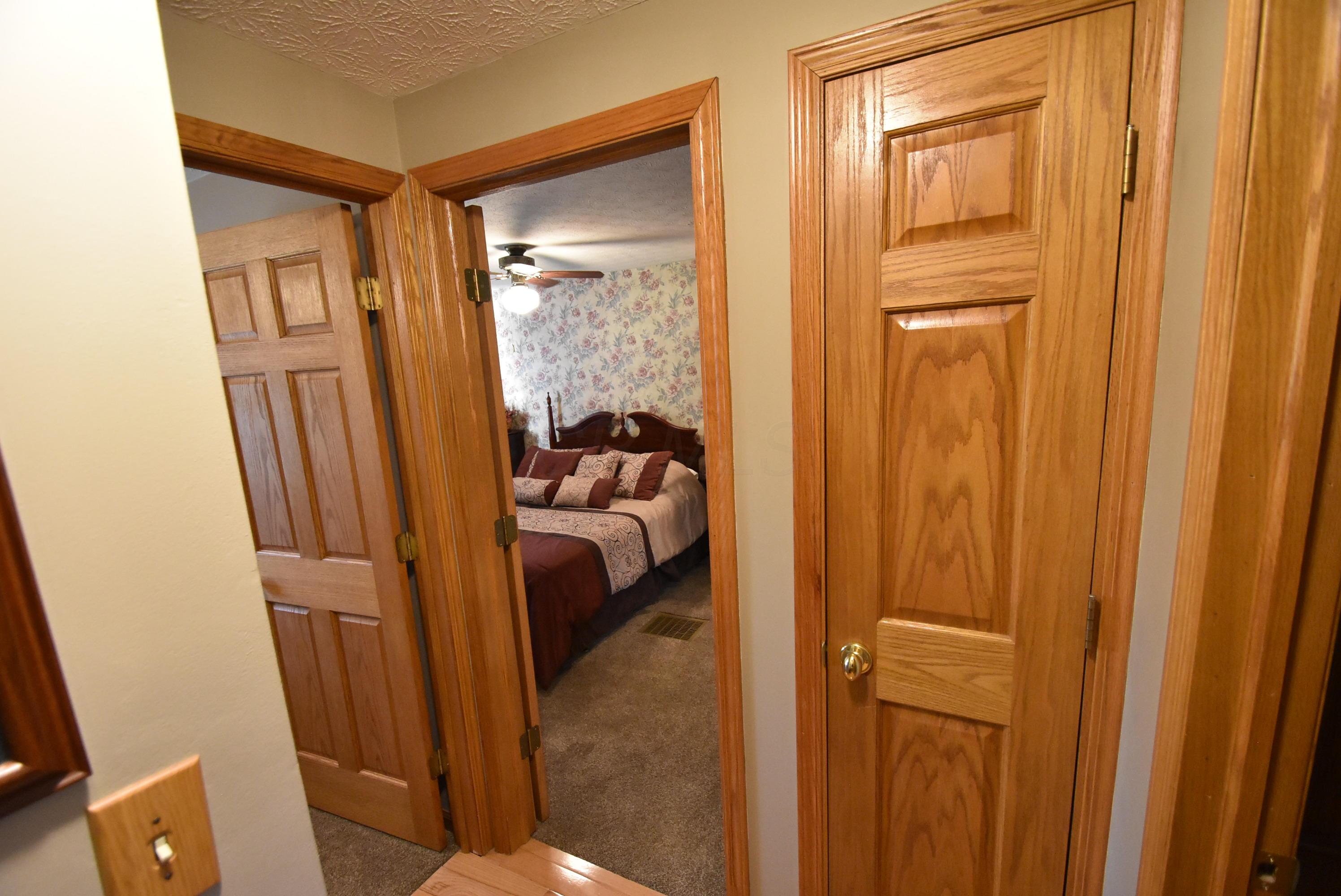 1867 Brookfield Road Columbus, OH 43229 - Photo 38 of 43 Gallery Image 38