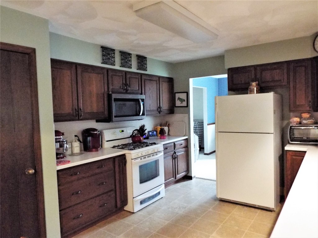 77 Coventry Road Endicott, NY 13760 - Photo 9 of 26 Gallery Image 9