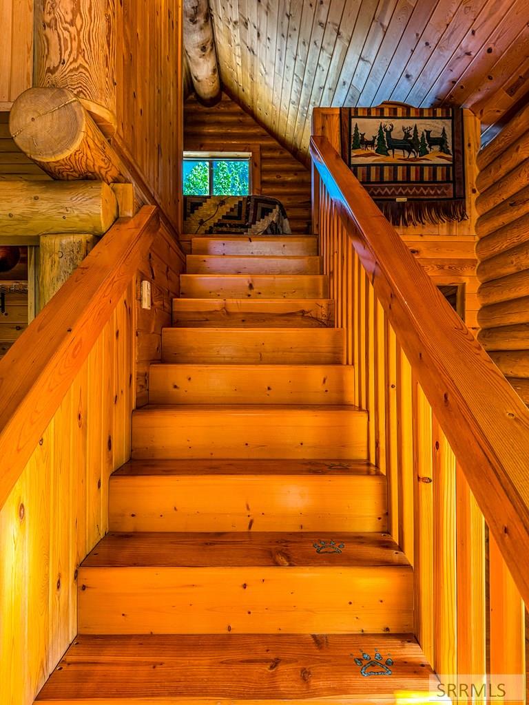 38 Rattlesnake Road Irwin, ID 83428 - Photo 15 of 27 up stairs