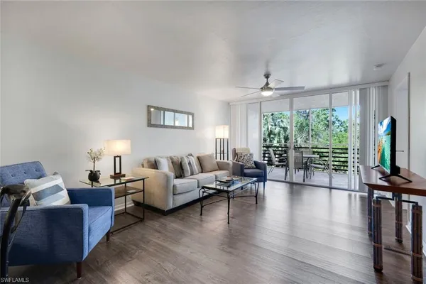 $2,000 | 15161 Cedarwood Lane, Unit 1205, Naples, FL 34110