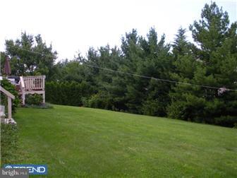 2913 Daniel Drive Sinking Spring, PA 19608 - Photo 3 of 12 Gallery Image 3