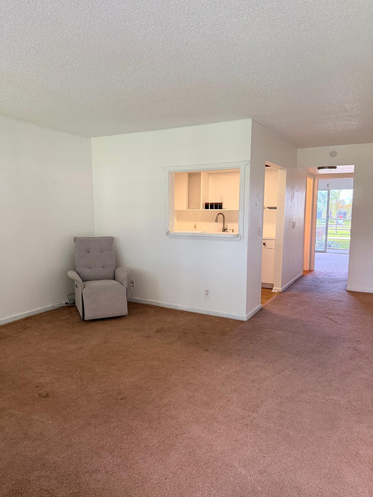 316 Dorset H, Unit 316 Boca Raton, FL 33434 - Photo 5 of 7 SALA 316 DORSET DR- 2