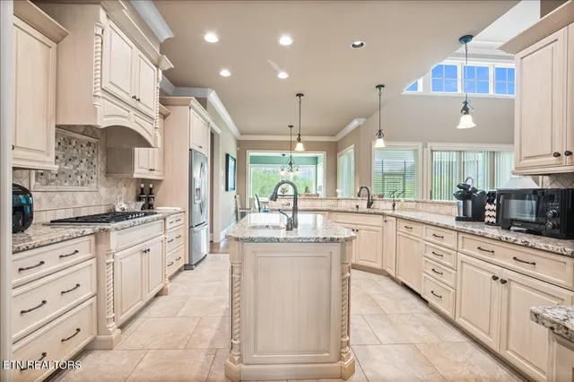 $929,000 | 757 Indian Mountain Road, Jellico, TN 37762