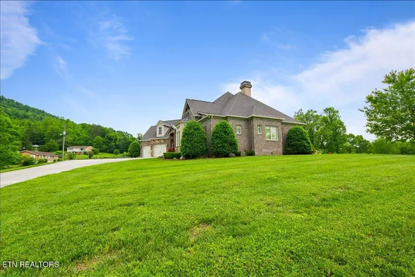 $929,000 | 757 Indian Mountain Road, Jellico, TN 37762