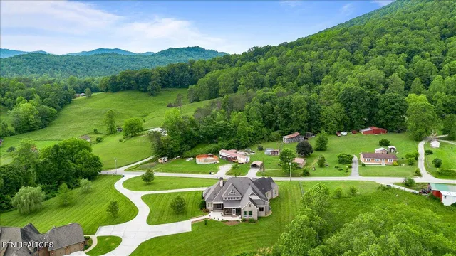 $929,000 | 757 Indian Mountain Road, Jellico, TN 37762