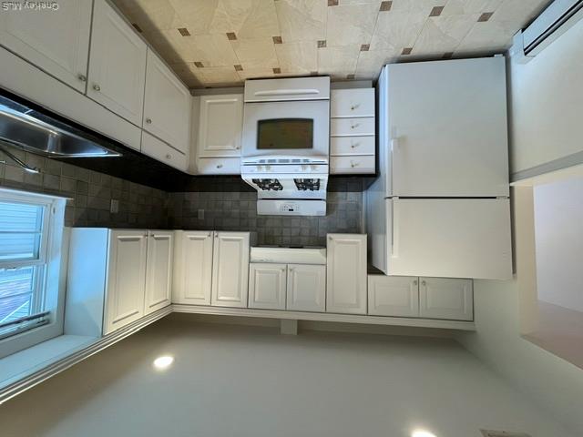 20 Edgewood Road, Unit A Port Washington, NY 11050 - Photo 5 of 22 Gallery Image 5