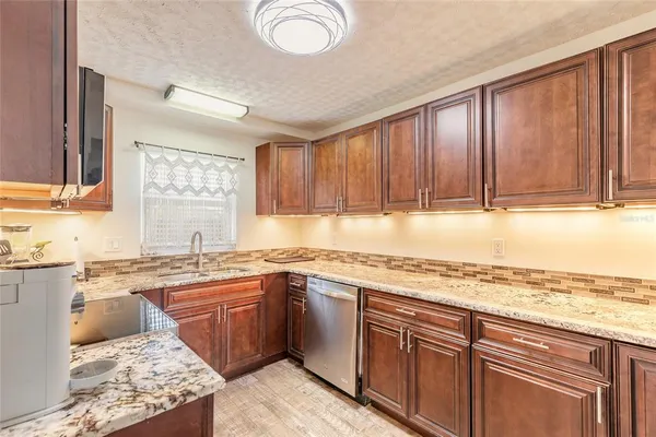 $290,000 | 220 Leisure Circle, Port Orange, FL 32127