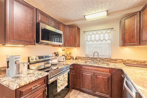 $290,000 | 220 Leisure Circle, Port Orange, FL 32127