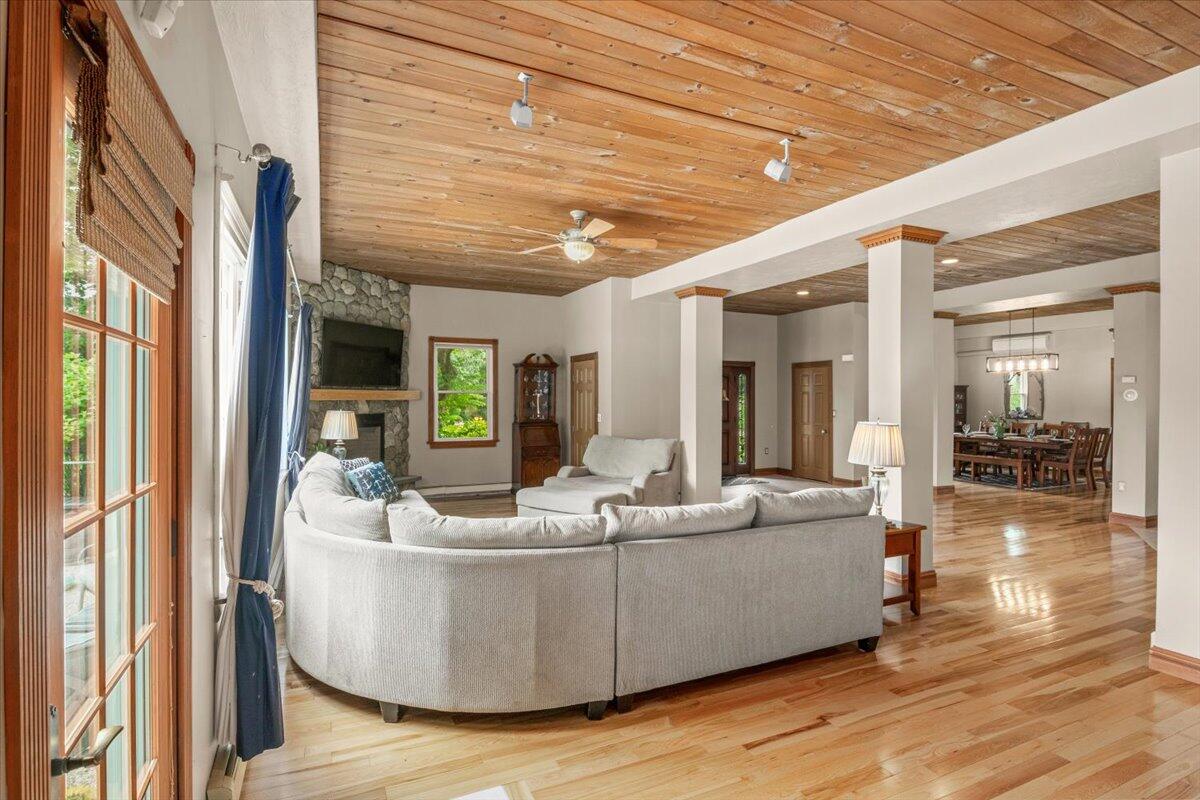 3 Wolf Road Buzzards Bay, MA 02532 - Photo 14 of 96 016-93230438