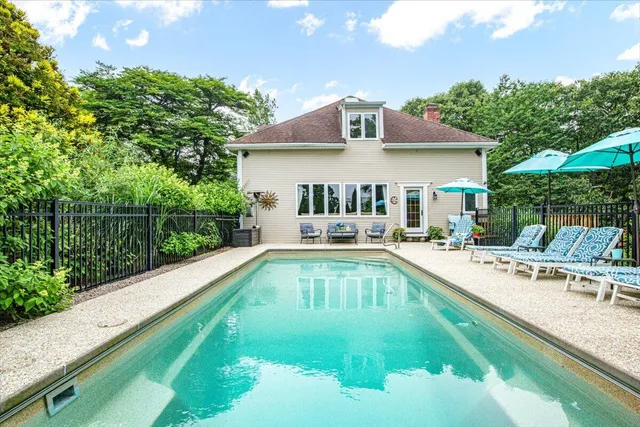 $870,000 | 3 Wolf Road, Buzzards Bay, MA 02532