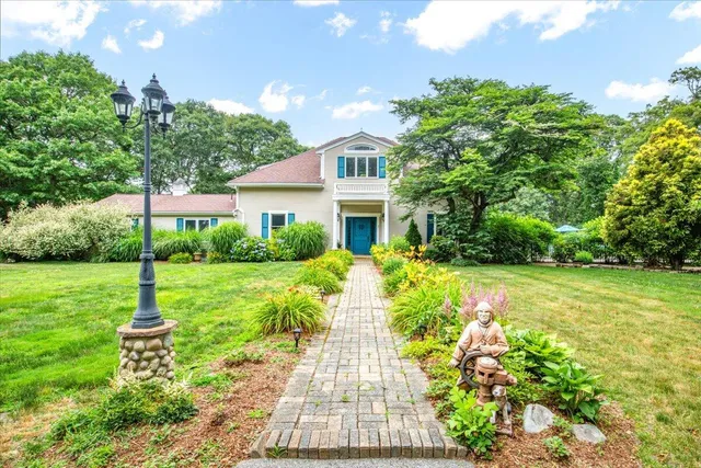 $870,000 | 3 Wolf Road, Buzzards Bay, MA 02532