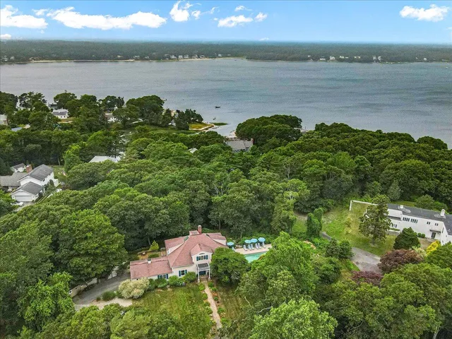 $870,000 | 3 Wolf Road, Buzzards Bay, MA 02532