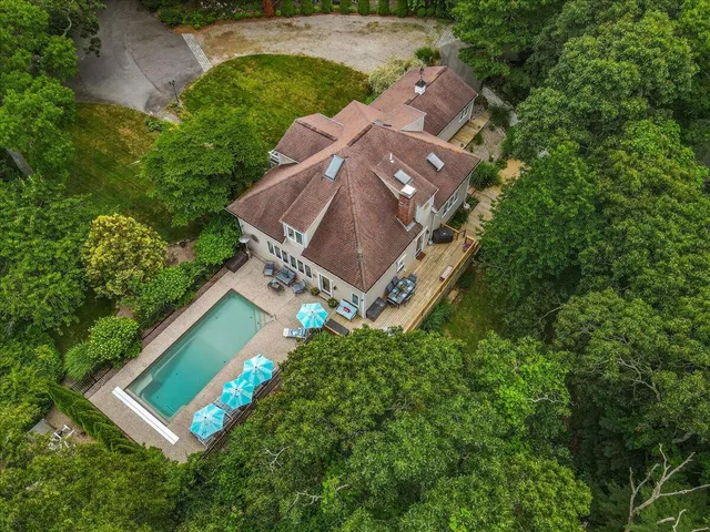 $870,000 | 3 Wolf Road, Buzzards Bay, MA 02532