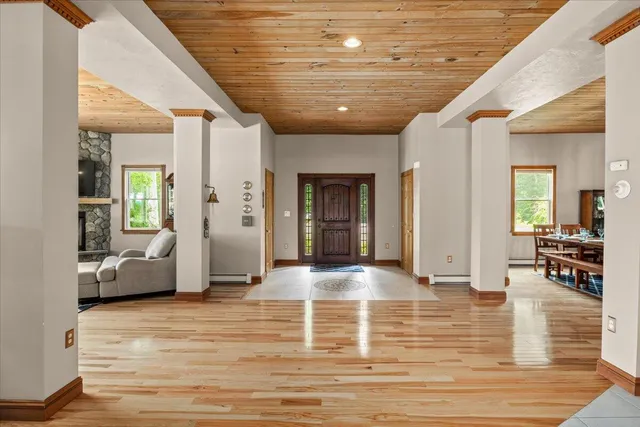 $870,000 | 3 Wolf Road, Buzzards Bay, MA 02532