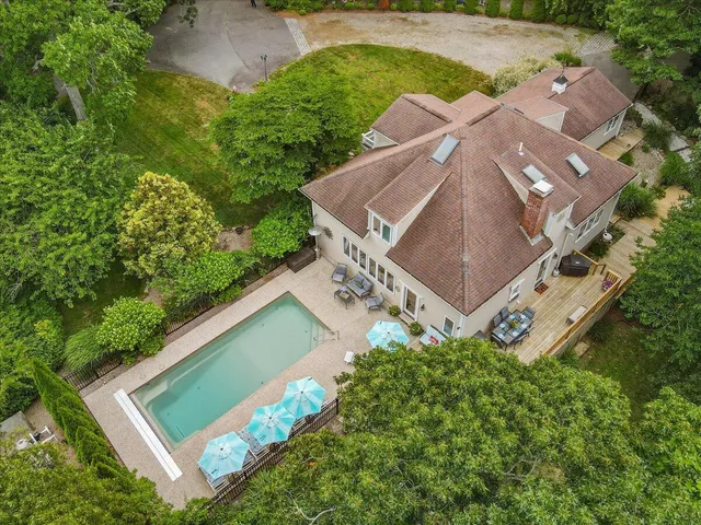 $870,000 | 3 Wolf Road, Buzzards Bay, MA 02532