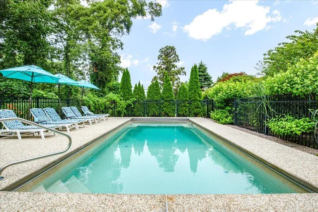 $870,000 | 3 Wolf Road, Buzzards Bay, MA 02532