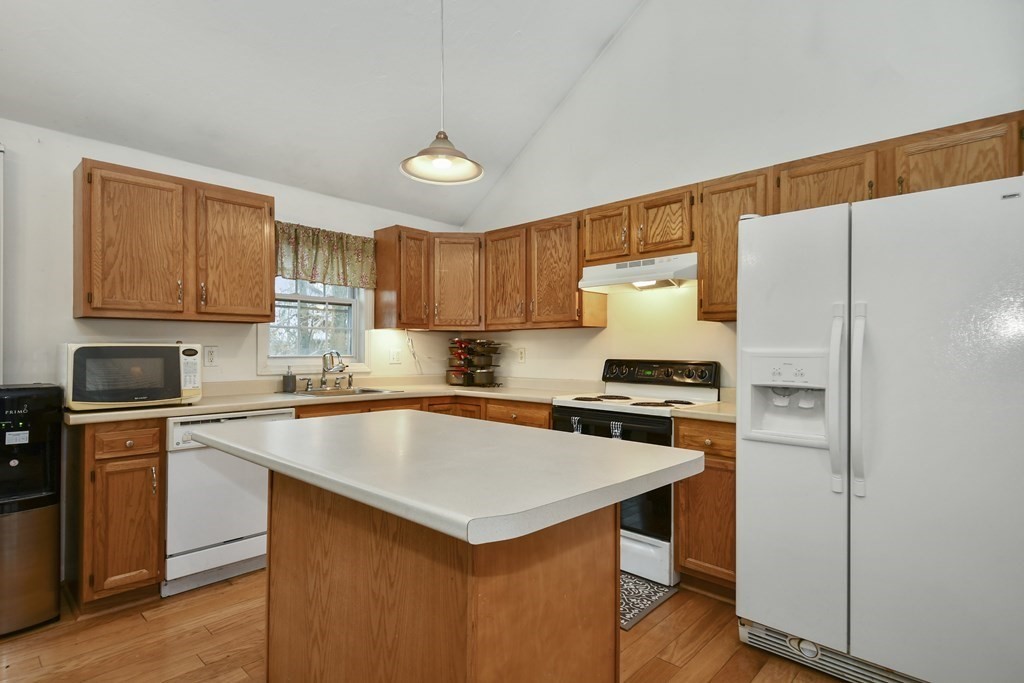 4 Atlas Street Worcester, MA 01604 - Photo 8 of 32 Gallery Image 8