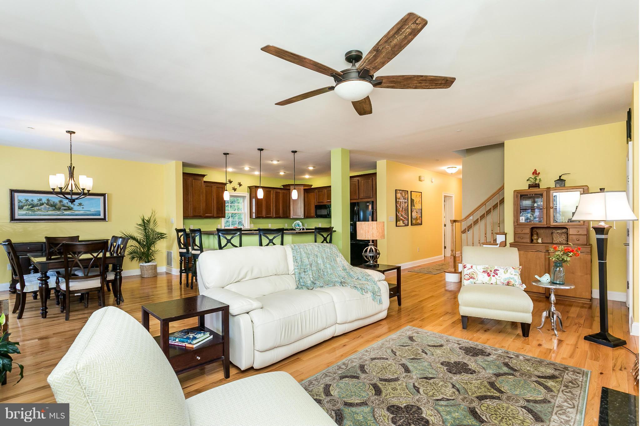 3741 Clarks Point Road Middle River, MD 21220 - Photo 6 of 30 Living Room