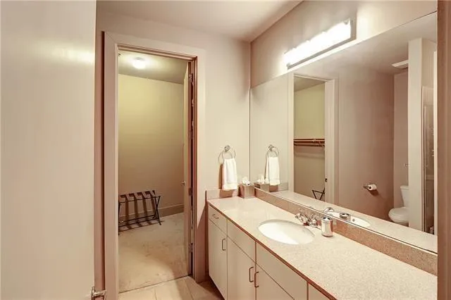 $5,000 | 840 Tchoupitoulas Street, Unit 201, New Orleans, LA 70130