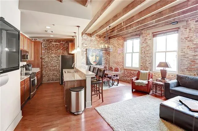 $5,000 | 840 Tchoupitoulas Street, Unit 201, New Orleans, LA 70130