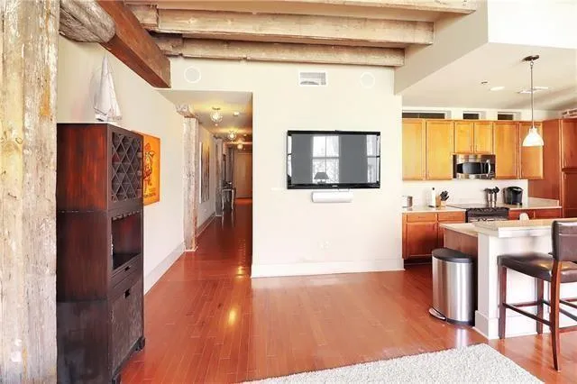 $5,000 | 840 Tchoupitoulas Street, Unit 201, New Orleans, LA 70130