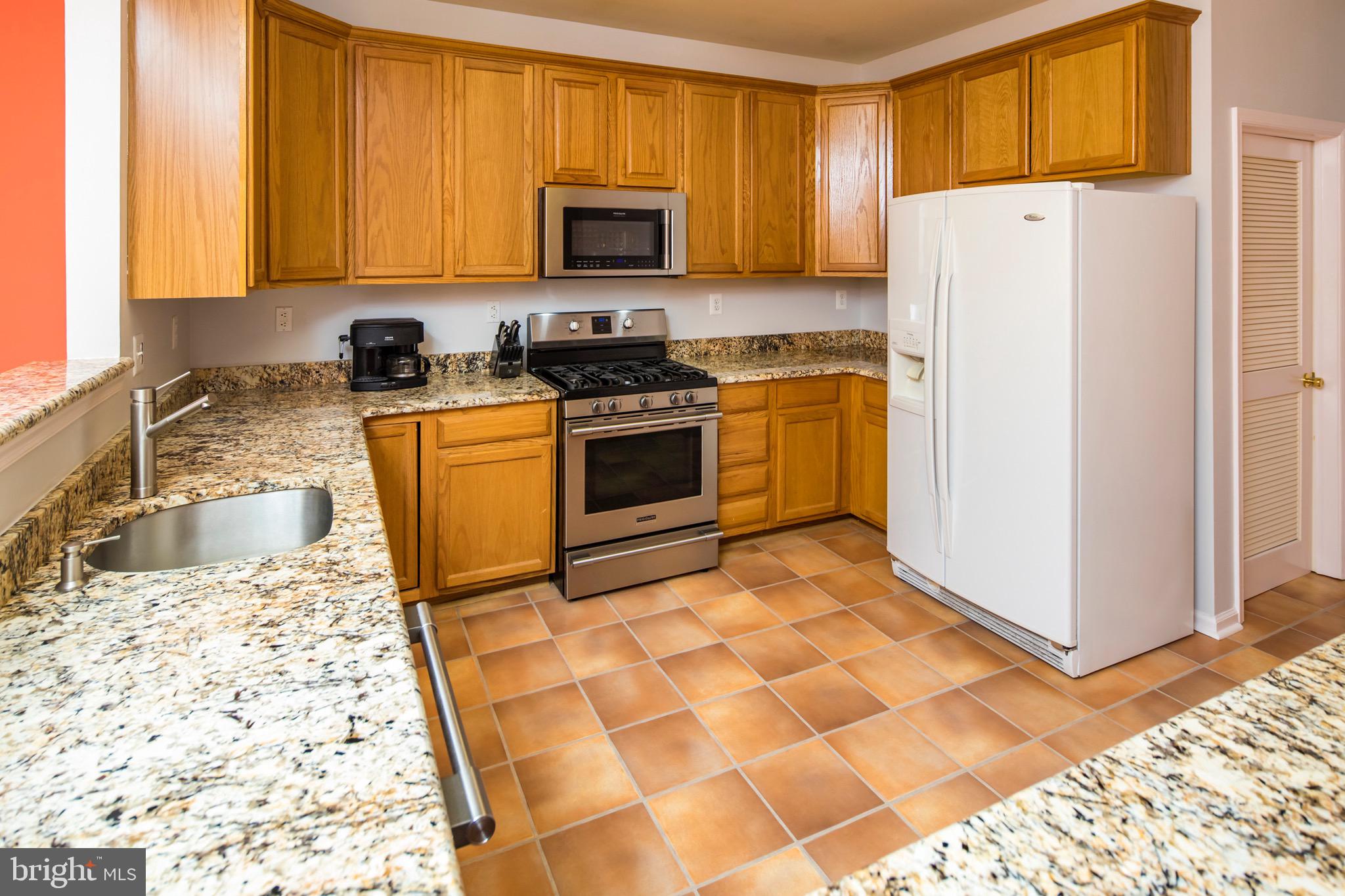 8 Wendover Road Hightstown, NJ 08520 - Photo 12 of 38 Gallery Image 12