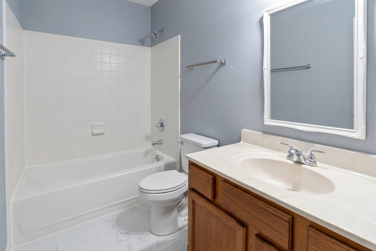 1017 9th Street, Unit 8 Harvard, IL 60033 - Photo 7 of 8