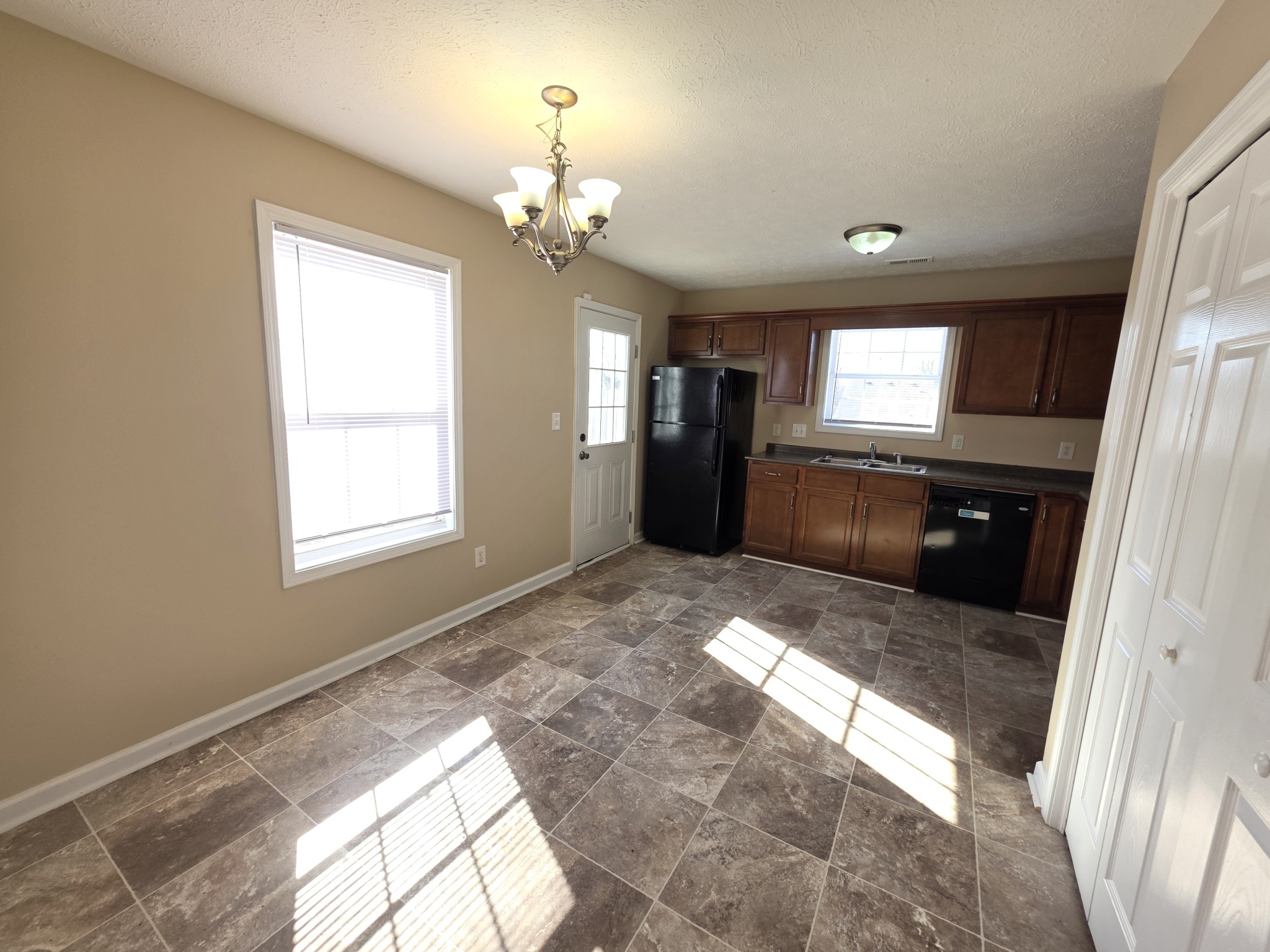 2777 Russet Ridge Drive Clarksville, TN 37040 - Photo 5 of 20