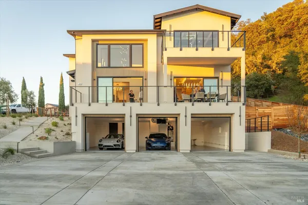 $3,699,995 | 1580 Clear Ridge Drive, Healdsburg, CA 95448