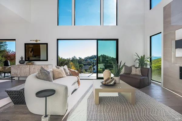 $3,699,995 | 1580 Clear Ridge Drive, Healdsburg, CA 95448