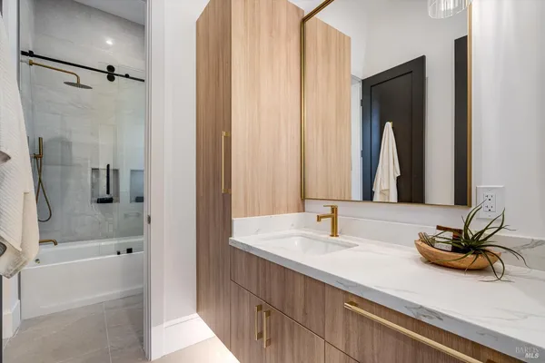 $3,699,995 | 1580 Clear Ridge Drive, Healdsburg, CA 95448