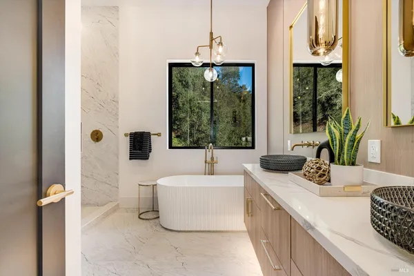 $3,699,995 | 1580 Clear Ridge Drive, Healdsburg, CA 95448