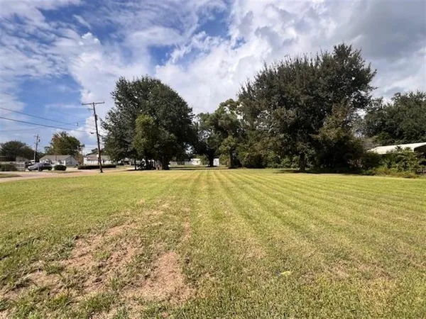 $120,000 | 702 Alamo Street, Lake Charles, LA 70601