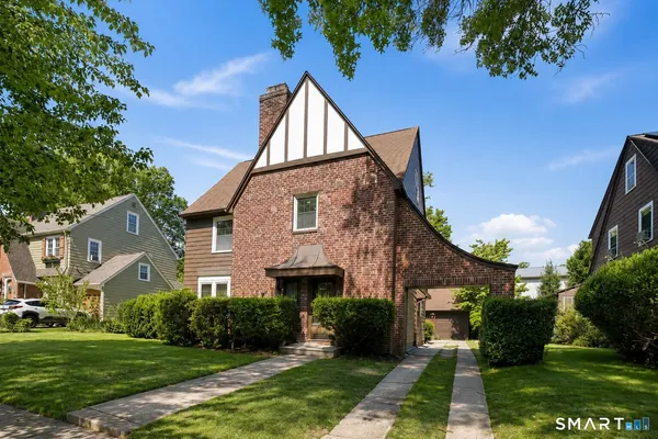 $795,000 | 210 Colony Road, New Haven, CT 06511
