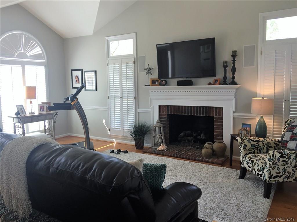 10812 Ridge Acres Road Charlotte, NC 28214 - Photo 2 of 24 Gallery Image 2