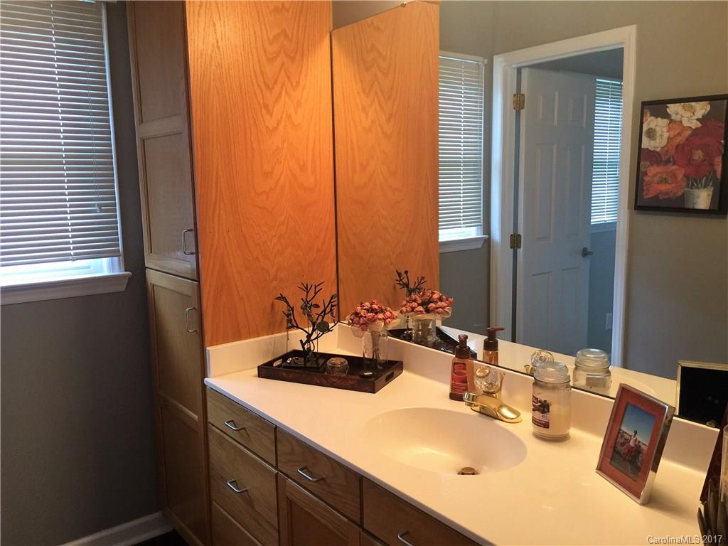 10812 Ridge Acres Road Charlotte, NC 28214 - Photo 17 of 24 Gallery Image 17